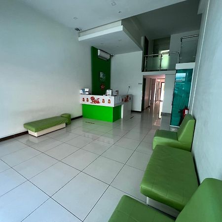 กรีน แอปเปิ้ล บูทิก โฮเต็ล Hotel โกตาคินาบาลู ภายนอก รูปภาพ