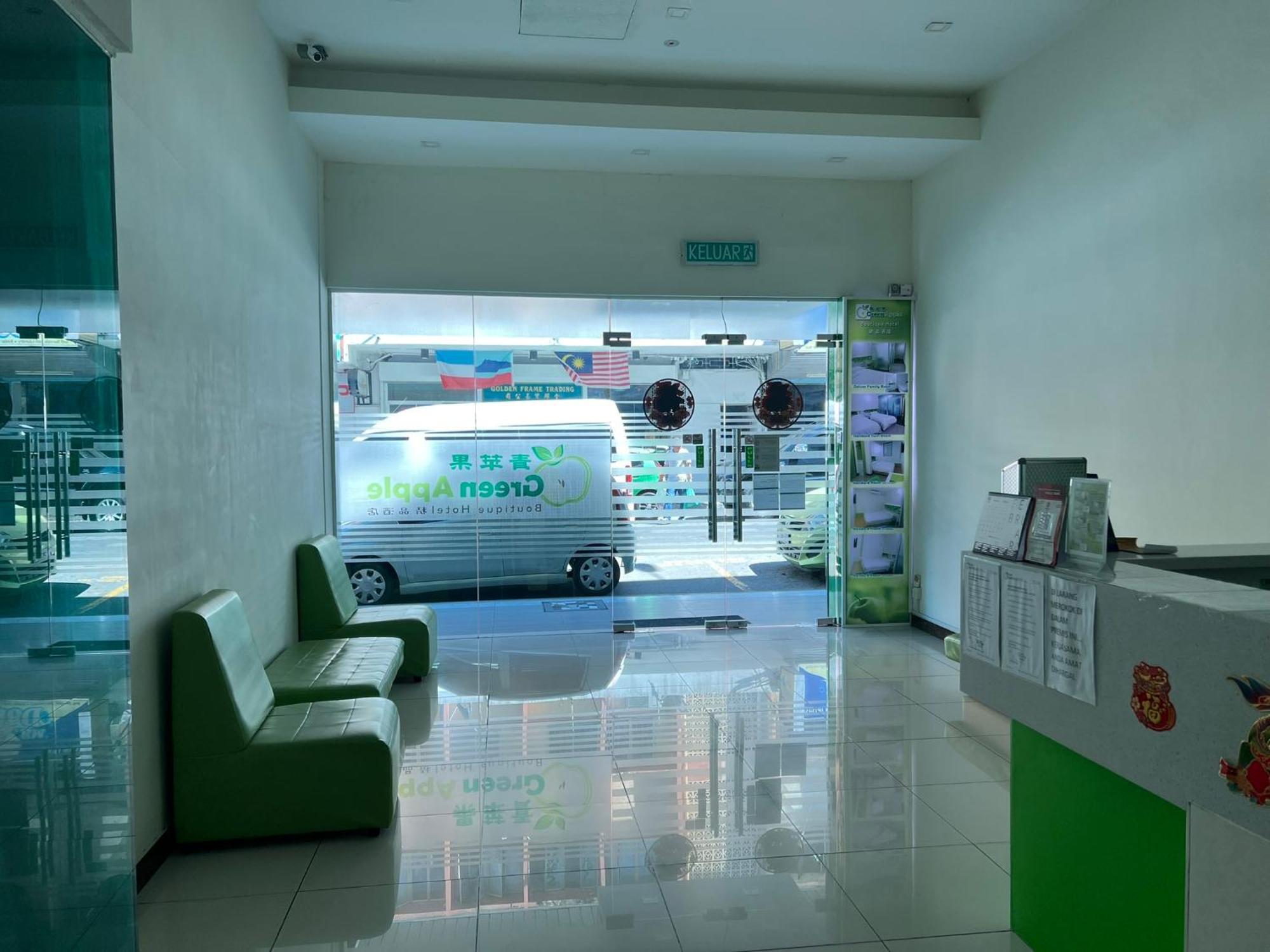 กรีน แอปเปิ้ล บูทิก โฮเต็ล Hotel โกตาคินาบาลู ภายนอก รูปภาพ